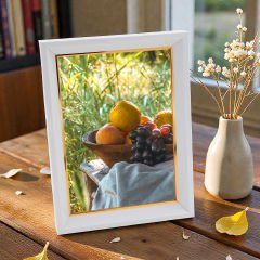 Beyaz Derinlikli Fotoğraf Çerçevesi