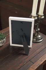 Beyaz Derinlikli Fotoğraf Çerçevesi